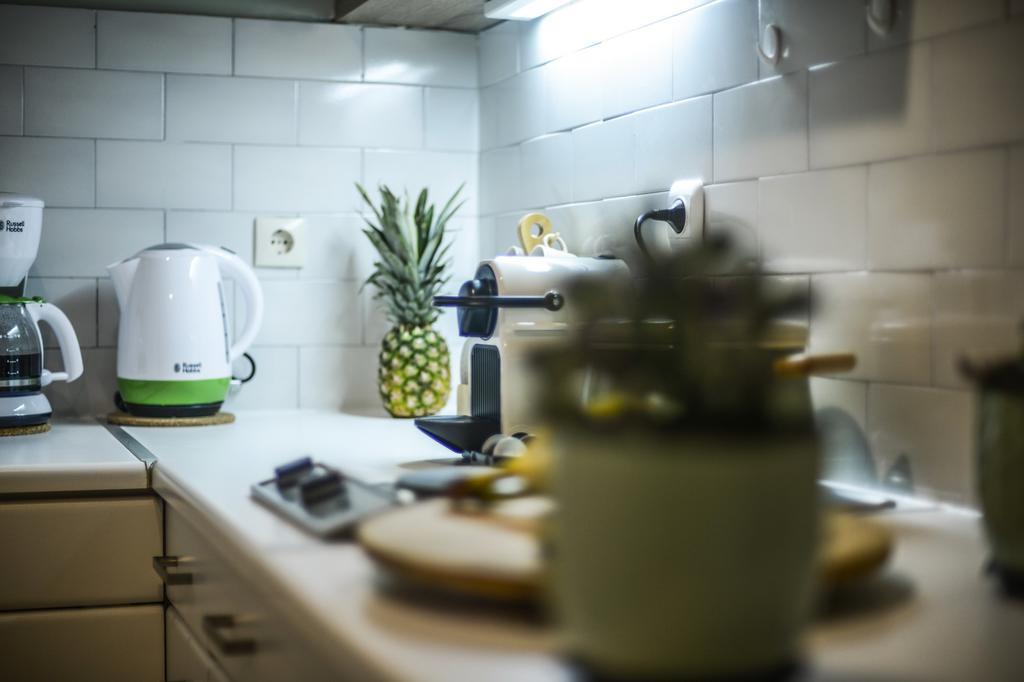 Your "Home Away From Home" In Acropolis アテネ エクステリア 写真