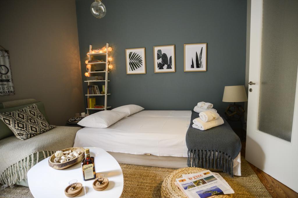 Your "Home Away From Home" In Acropolis アテネ エクステリア 写真