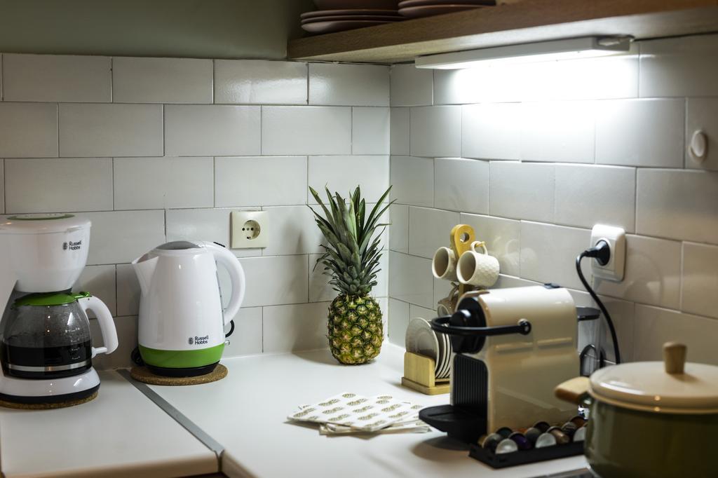 Your "Home Away From Home" In Acropolis アテネ エクステリア 写真