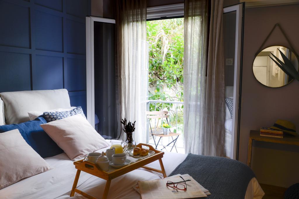 Your "Home Away From Home" In Acropolis アテネ エクステリア 写真